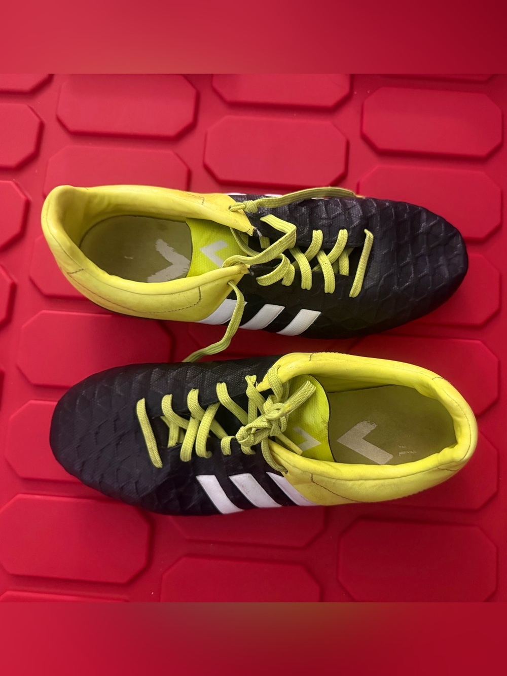 Adidas ACE 15.4 FXG Kids Size 6 Soccer Cleats Black Neon Yellow